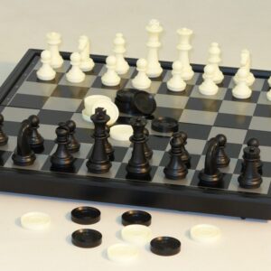 10 Magnetic Folding Chess with Checkers