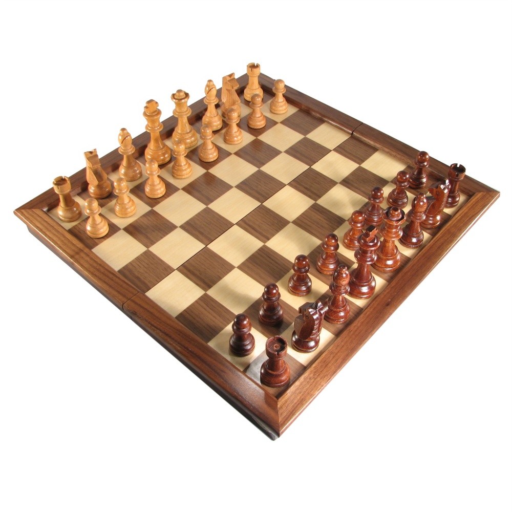 18″ Deluxe Walnut Folding Chess Set