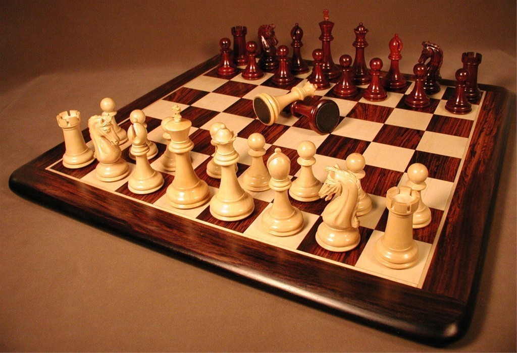 Chetak Bud Rosewood Chess Set and Board
