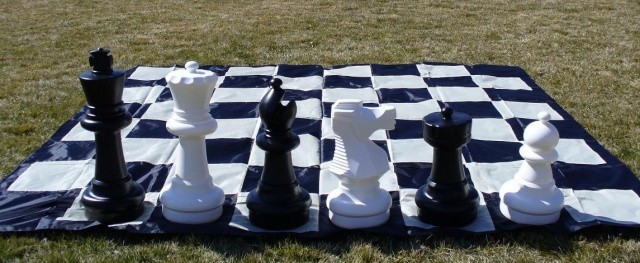 25″ Garden Chessmen on Mat